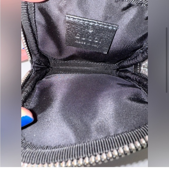 đź’ĄRAREđź’ĄGUCCI OFF THE GRID GIANT GG BLACK POUCH - Picture 2 of 4